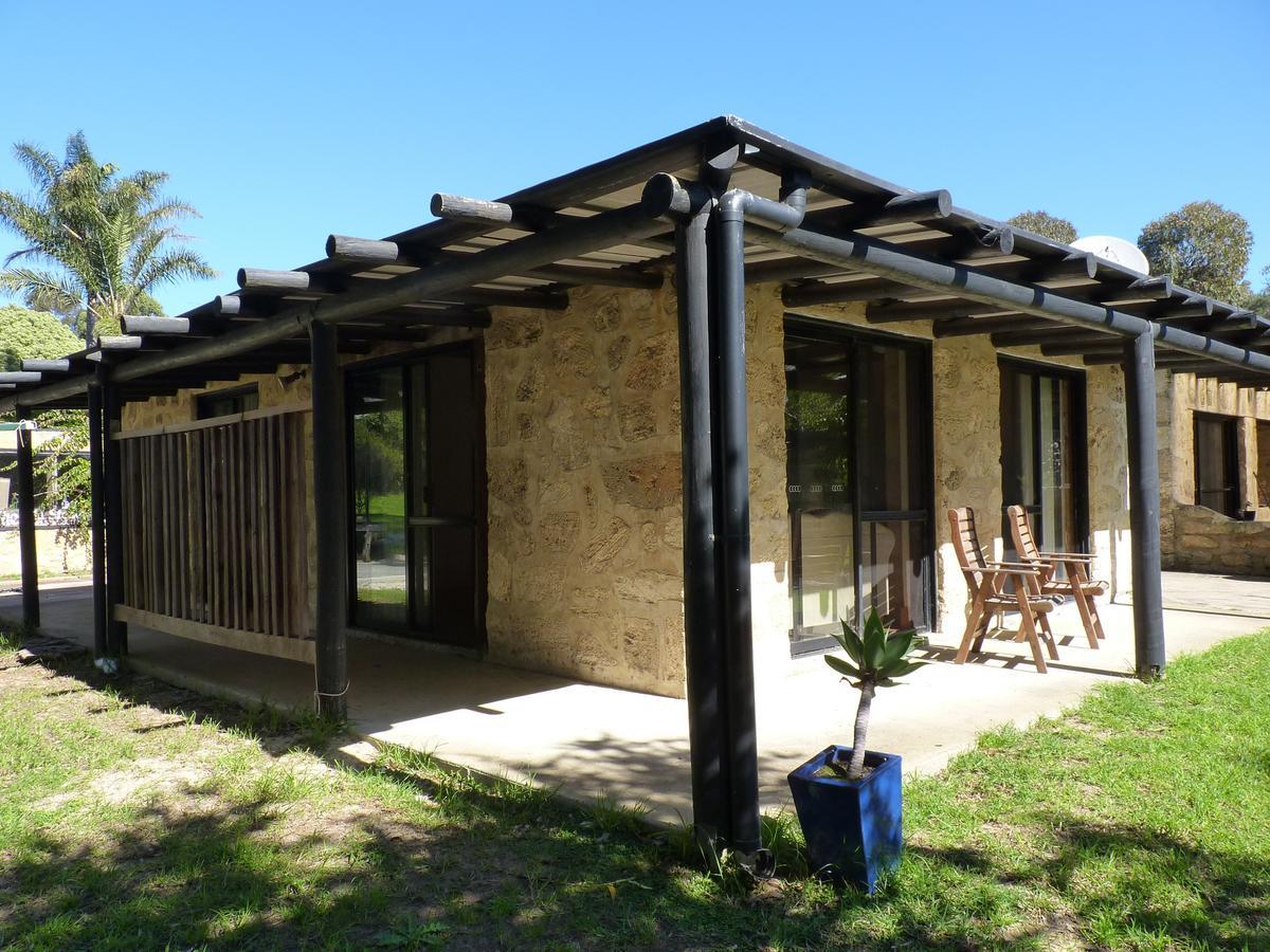 Happy Dogs Cottage Margaret River ภายนอก รูปภาพ